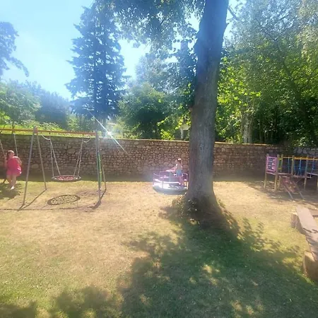 וילה Zakatek קרפאז'